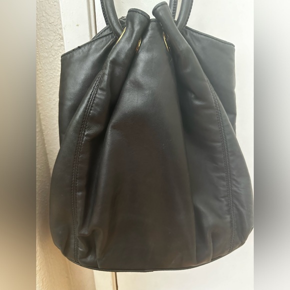 MICHAEL Michael Kors Black Pebbled Leather Medium East West Ring Tote Bag - Picture 6 of 9